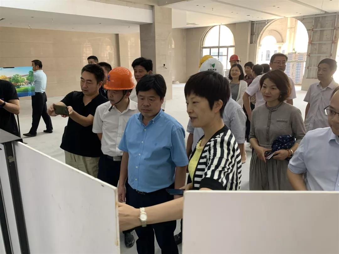 市委常委、組織部長徐仲儀一行赴老年大學(xué)新建工程一期開展調(diào)研